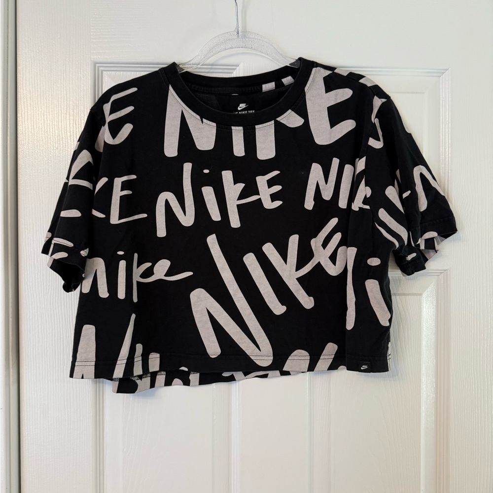 Nike Black and White Graphic T-Shirt graffiti crop size XL